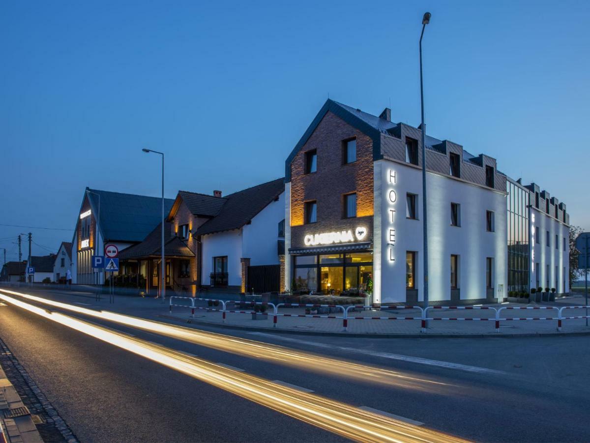 Hotel Antek Zlinice Exterior foto